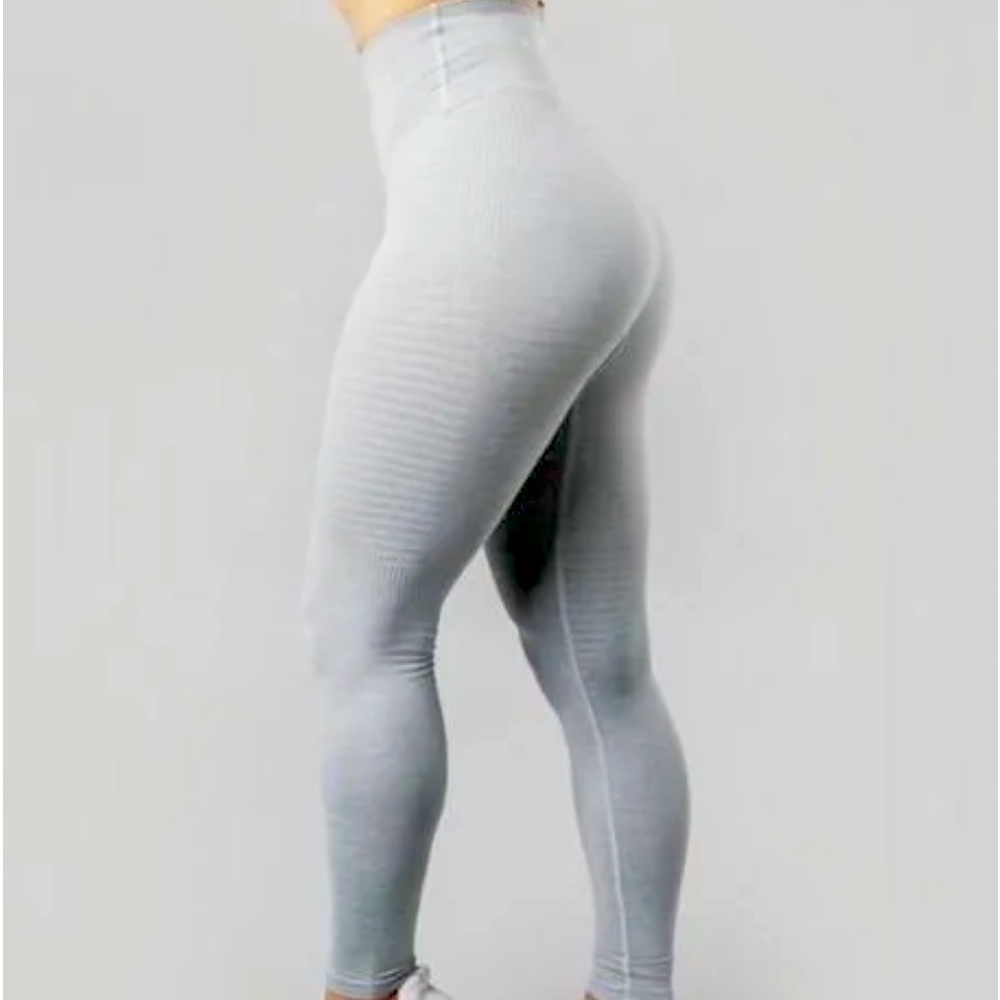 NEW Alphalete Halo Knit Leggings in Cloud Gray PERFECT Amplify Soft Size Medium